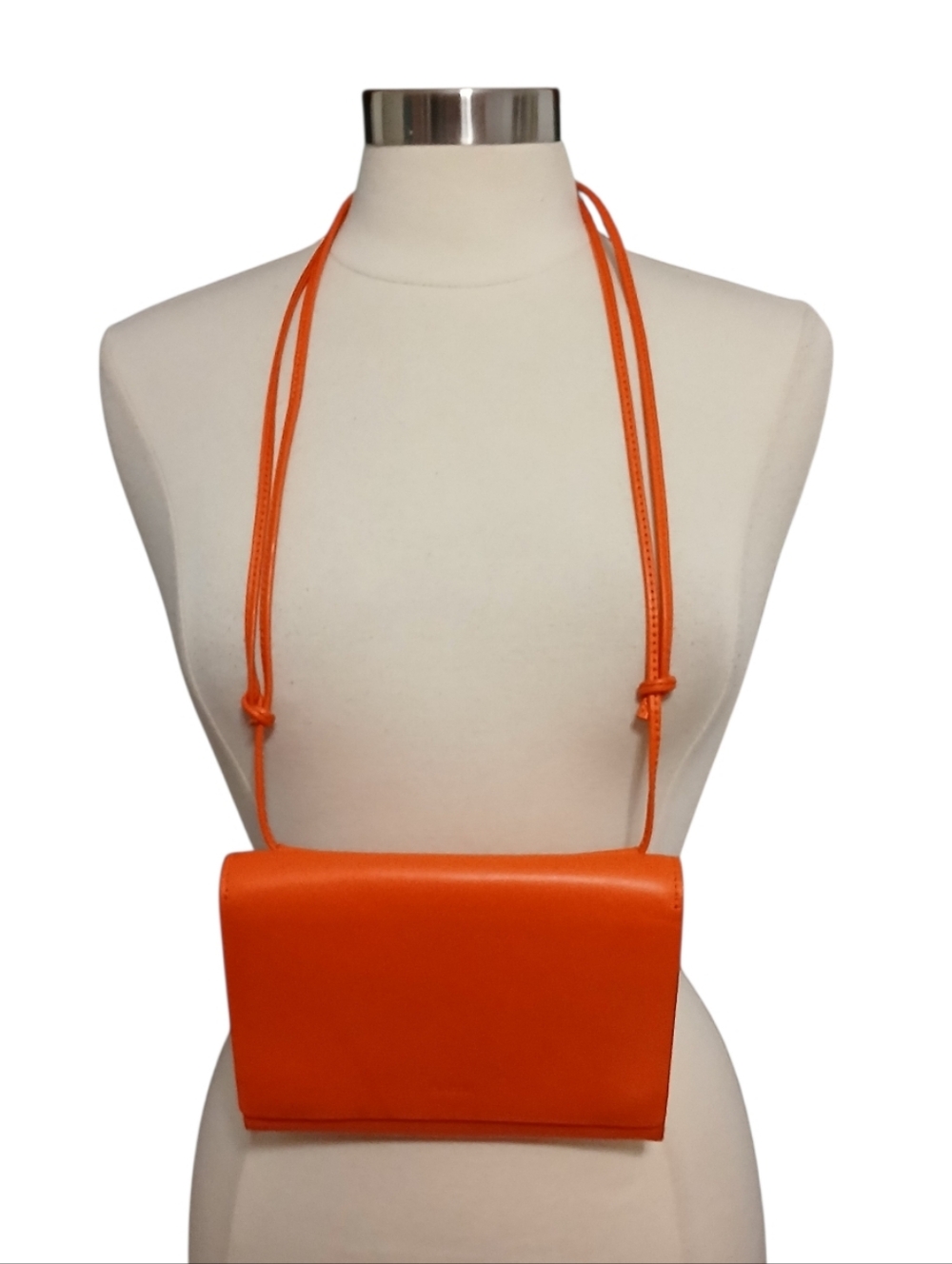 BAGGU | Minimalist Orange Cowhide Leather Crossbody Shoulder Bag - Picture 6 of 13
